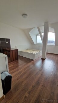 Prenájom garsónka v podkroví-čiastočne zariadená - 3