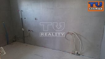 RODINNÝ DOM DVOREC NA POZEMKU 480 m2 - 3