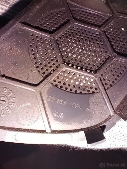 Predám tlačítka na okná aj kryty na repráky 1Z0 Octavia 2 - 3