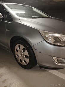 Opel Astra Sporttourer - 3