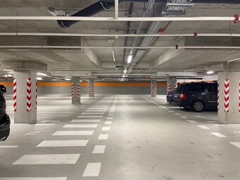 Garážové státie v EUROVEA TOWER na prenájom - 3