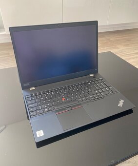 Lenovo T15-16GB RAM,256GB SSD,CPU i7,15,6” dotykový displej - 3