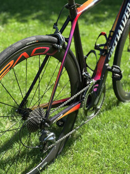 Predám karbónový bicykel Specialized Amira SL4 Expert - 3