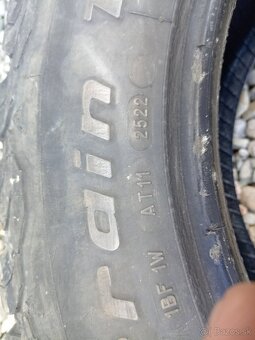 245/65 r17 - 3