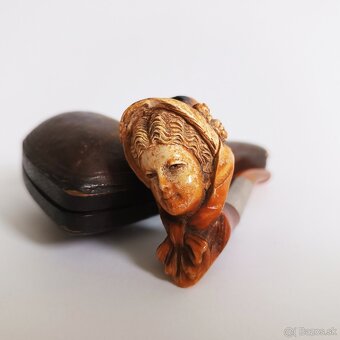 Starožitná ručne vyrezávana fajka z morskej peny -  Žena v k - 3