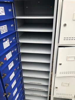 Plechová skriňa na náradie a drobnosti - 3