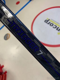UPLNE NOVA PROFI HOKEJKA CCM RIBCOR TRIGGER 7 SR  - 3