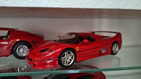 1:18 FERRARI, 1 - 3