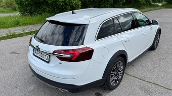Opel Insignia ST 2.0 CDTI Country Tourer 4x4 AT6 - 3