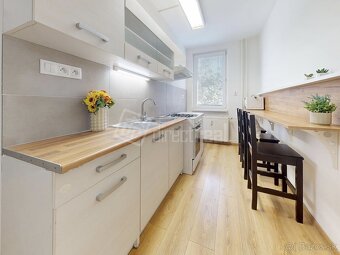 Svetlý a elegantný byt, ktorý poteší ako bývanie aj… - 3