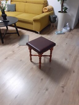 Drevené stoličky s koženým sedákom - 3