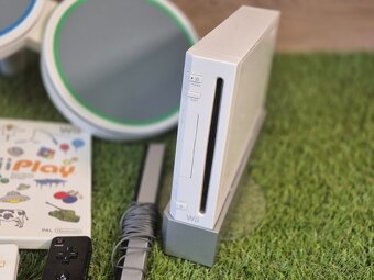 Nintendo Wii, 2 ovládače, bicie a 3 hry - 3