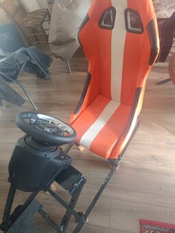 Herny volant TGT a Playseat - 3