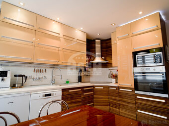 Priestranný 5- izbový byt na sídlisku Východ v Michalovciach - 3