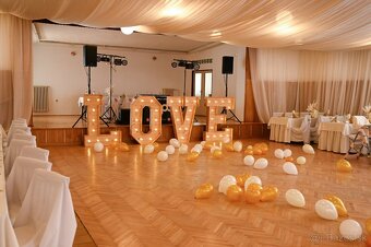 Veľký svetelný nápis LOVE na prenájom - 3