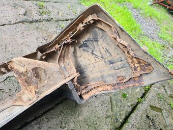 Zadný nárazník Pajero 2 - 3