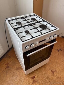 Predám funkčný sporák Mora - 3