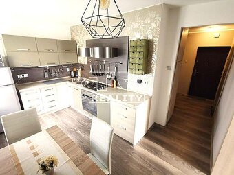 2 izbový zrekonštruovaný byt s terasou 55 m2, v staršej... - 3