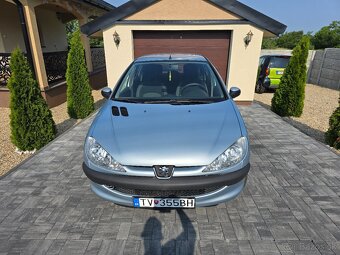 Predám Peugeot 206 1.4 benzín 118000km - 3