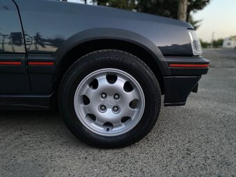 Peugeot 205 CTI - 3