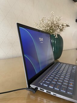 ASUS ZenBook UX431DA – elegantný a výkonný notebook na prácu - 3
