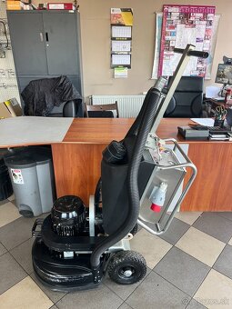 Planetarna bruska na beton HTC 500, Hladicka lesticka - 3