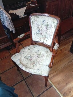 Čalúnené kreslo - 3