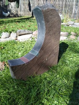 Abstraktne soliterne kamene - 3