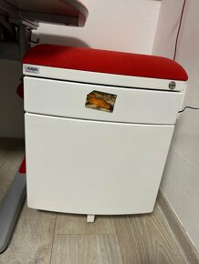 detský písaci stôl a detská stolička kolečkách - 3