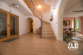 Elegantná vila s veľkorysým priestorom a wellness zónou IL - 3