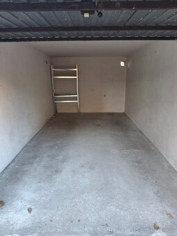 Predam Garaz v centre mesta Dunajskej Stredy (Radnicne nam) - 3