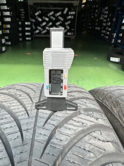 235/55 R17 103H GOOD YEAR VECTOR 4 SEASONS G2 - 3