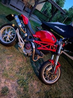 Ducati Monster 1100 - 3