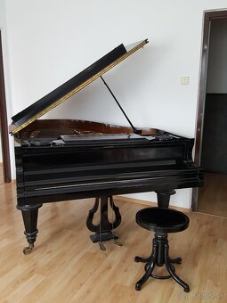 Luxusné starožitné krídlo Petrof - 3