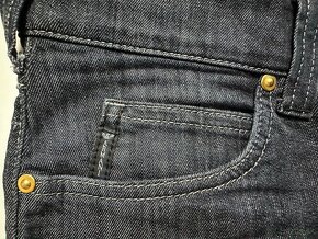 Dámske,kvalitné džínsy Giorgio ARMANI - veľkosť 32/32 - 3