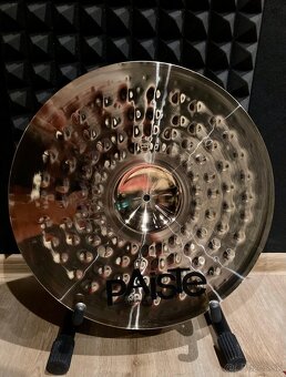 Predám Paiste PST 8 Reflector Medium 18" - 3