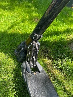 Predám elektrickú kolobežku Carbon GOGO Mini – na súčiastky - 3