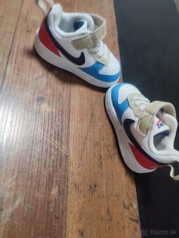 Adidas NIKE - 3