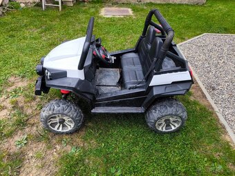 Elektrické auto 4x4 - 3
