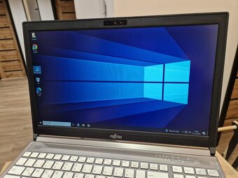 Fujitsu Lifebook E754 notebook i3, 8GB ram, 256GB SSD - 3