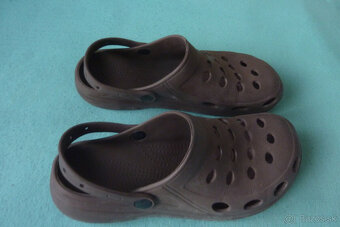 Detské šlapky typu Crocs- hnedé, veľ. 40/41, výborný stav - 3