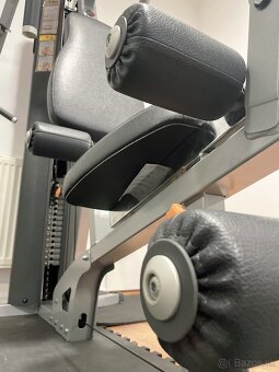 Lifefitness 2 stroje posilka - 3