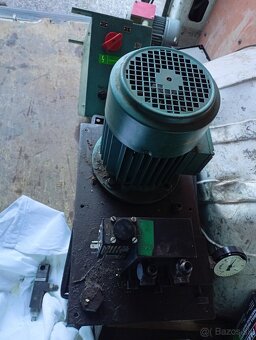 Predám motor s olivovým čerpadlom s nádržou - 3