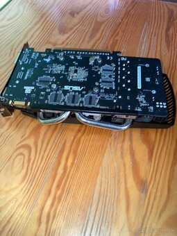 ASUS GeForce GTX 560 DirectCU 1GB GDDR5 - 3