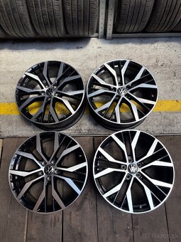 Volkswagen disky R19, model Santiago - 3