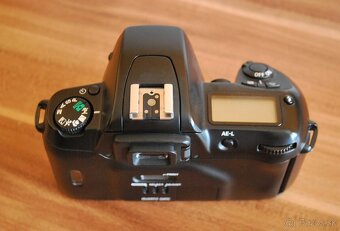 Nikon F60 s dátovou stenou top stav - 3