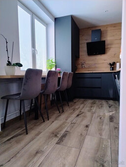 KUCHYNE A NÁBYTOK NA MIERU - 3