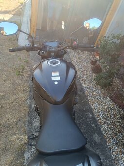 Suzuki GSXS 1000 - 3