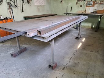 Železný stôl - 3