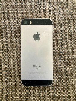 iPhone SE prvej generacie - 3